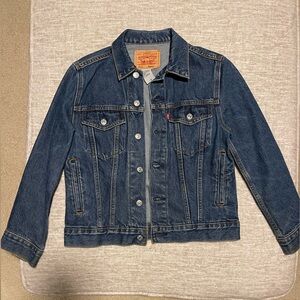 Women’s Levi’s Dark Denim Cropped Jacket/ Medium